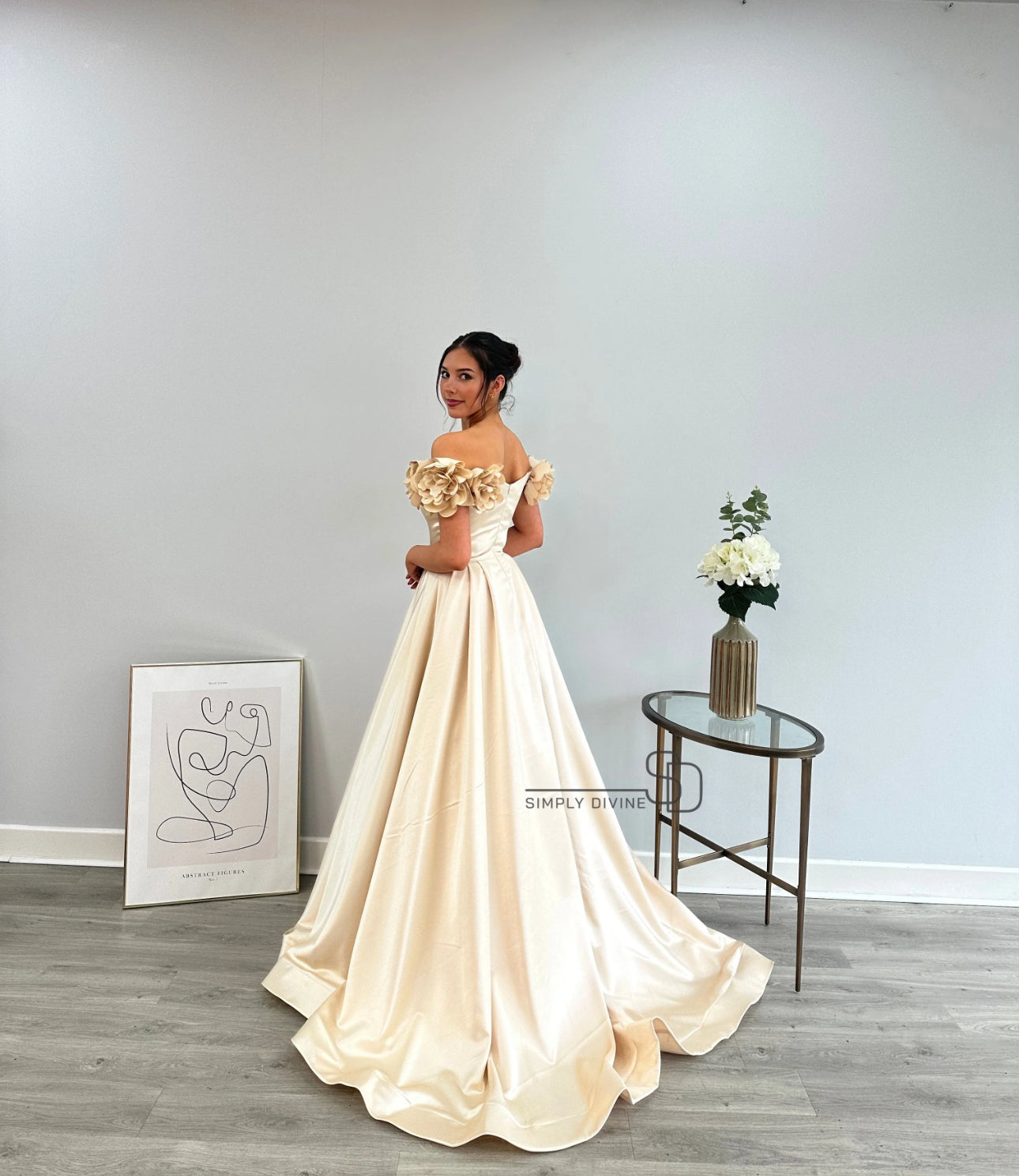 SD318 | Simply Divine