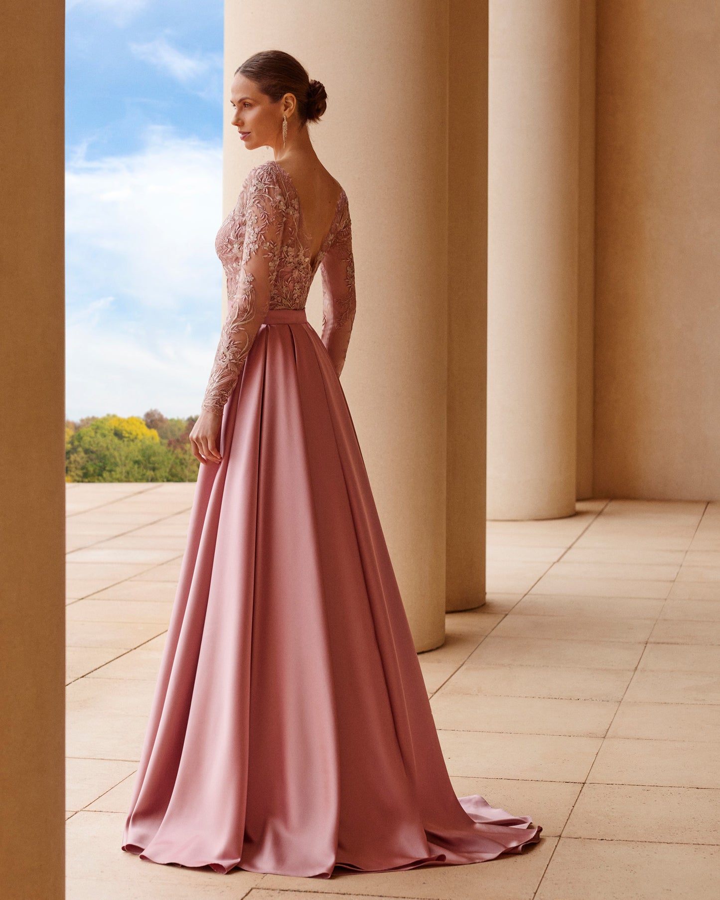 7G249 | Couture Club