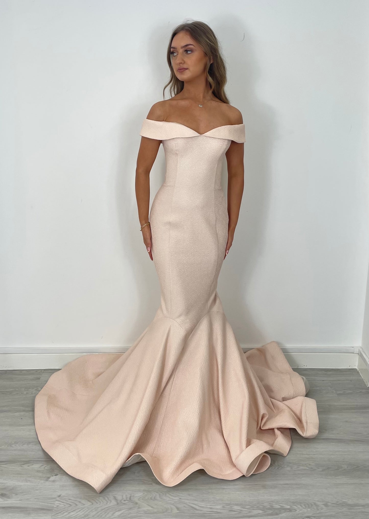 1829 | Pia Michi | SALE