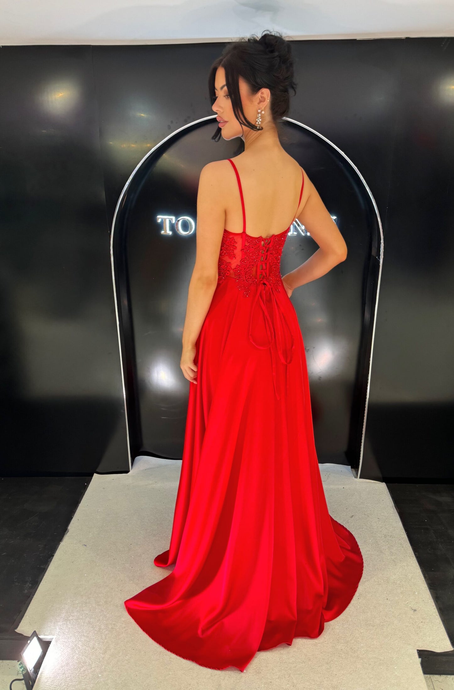 TNO186 | To The Nines