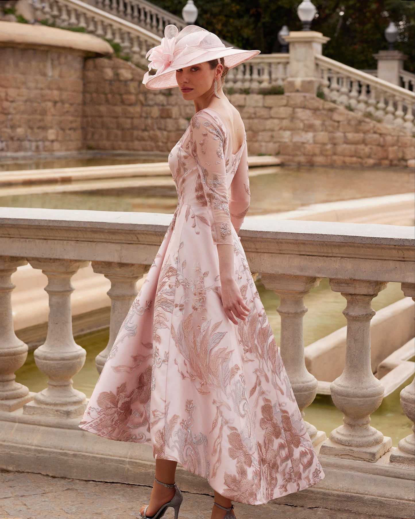 Floral pink mother of the bride outfit