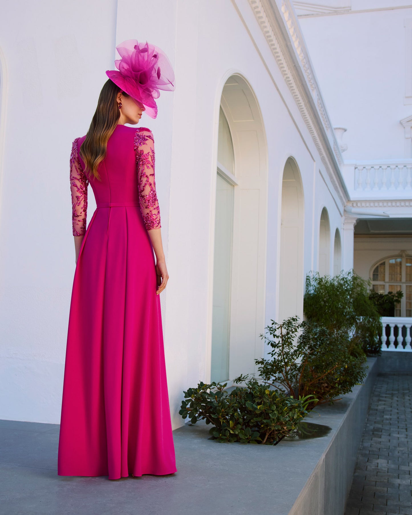1G152 | Couture Club