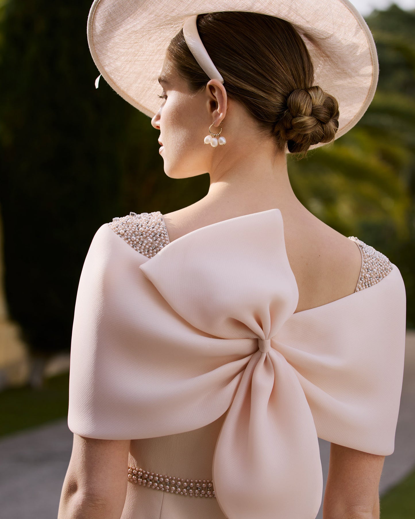 1G296 | Couture Club