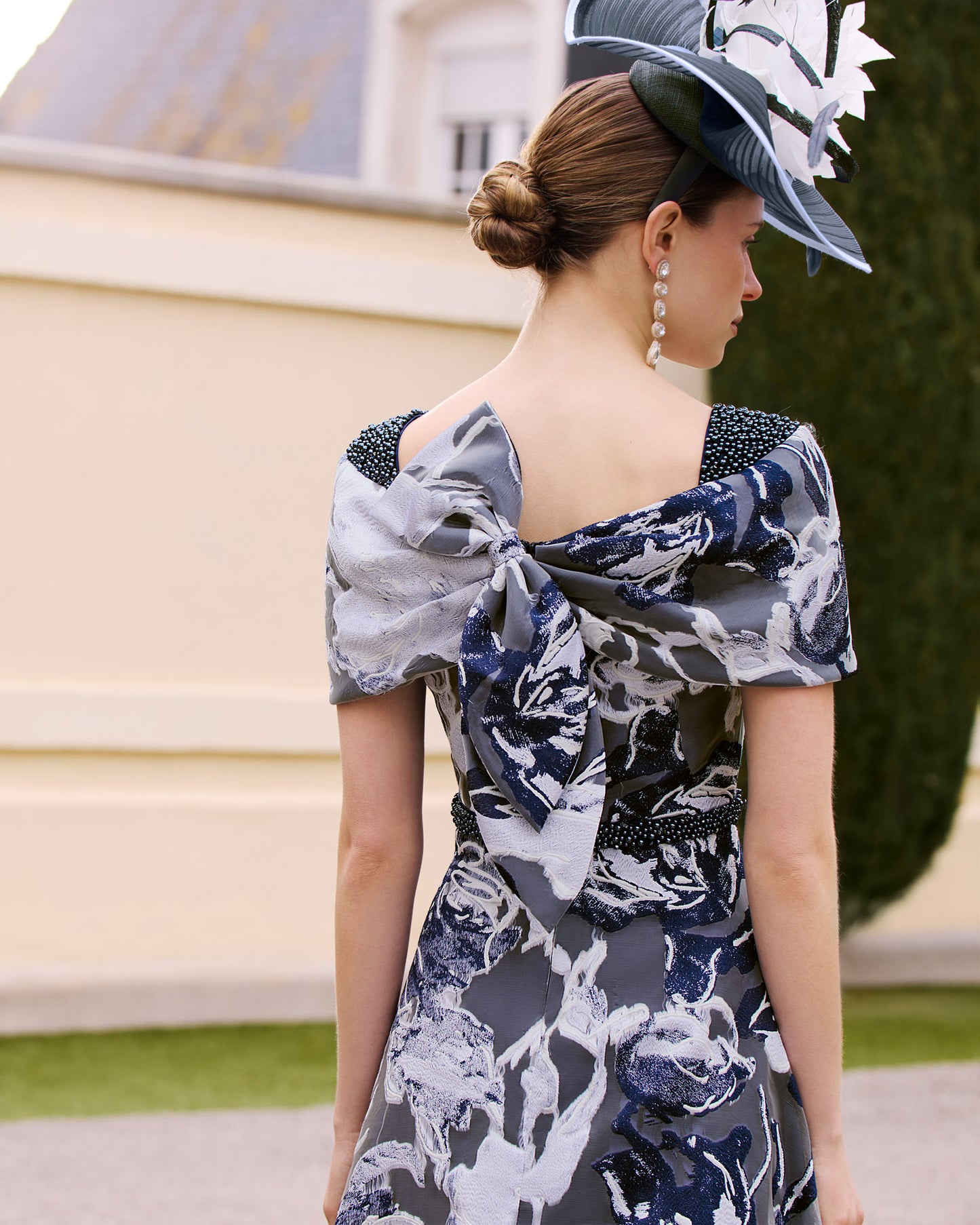 1G1C8 | Couture Club