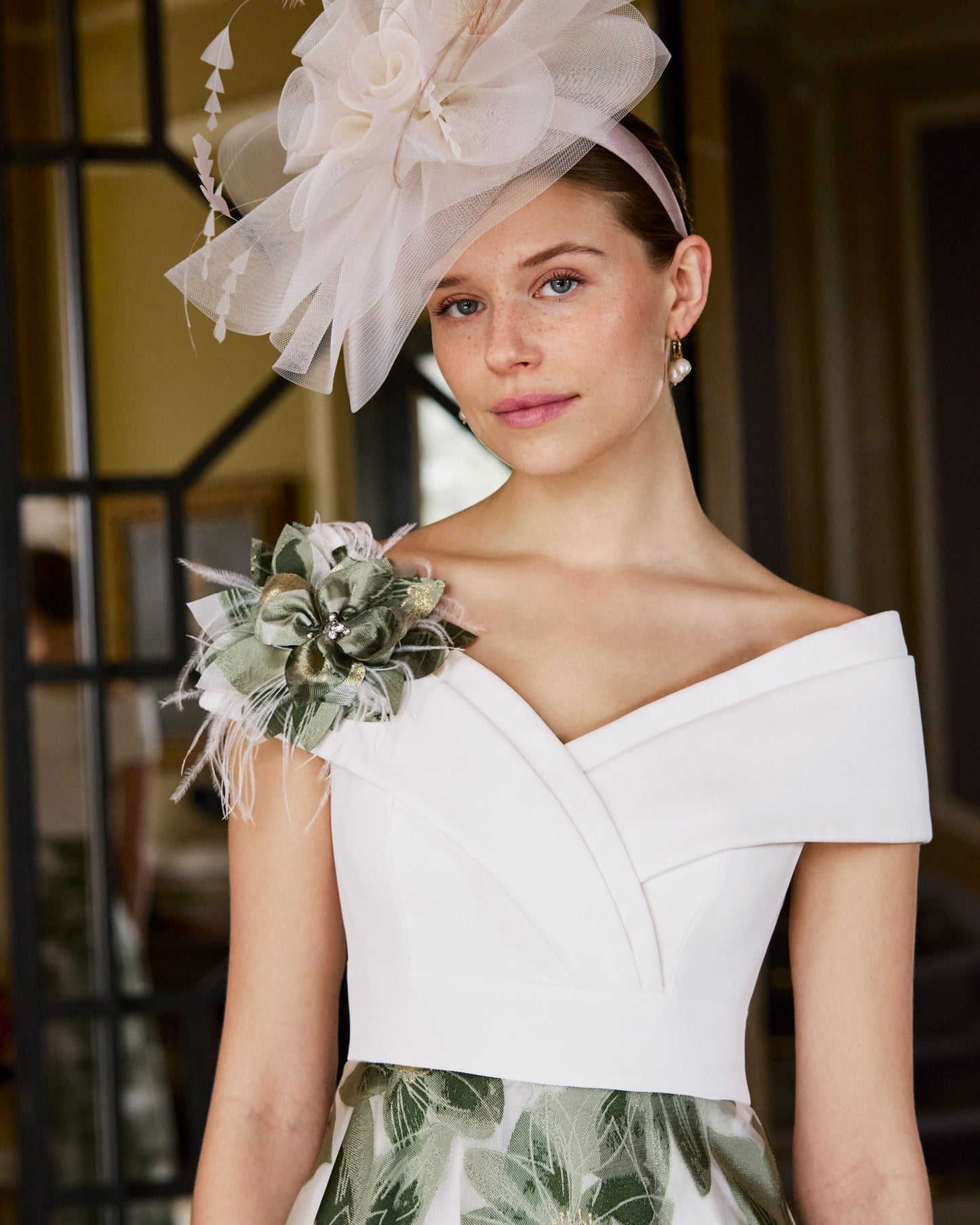 1G2D7 | Couture Club