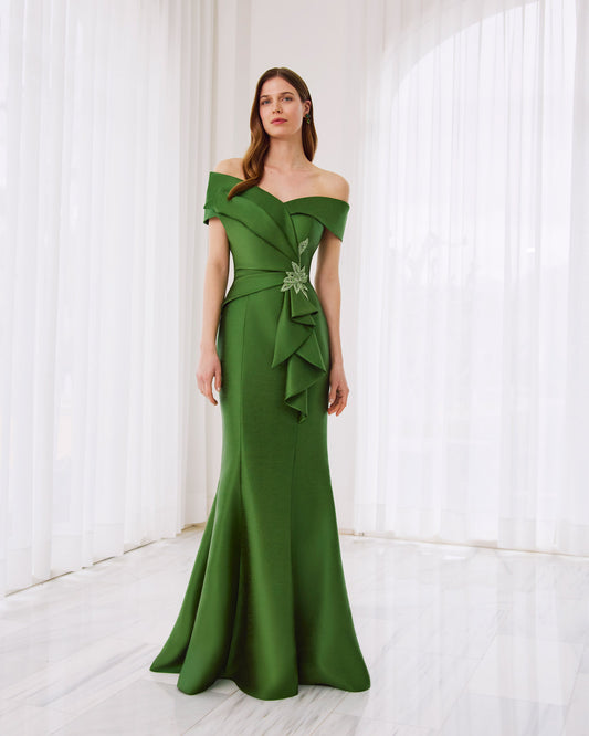 1G2F8 | Couture Club