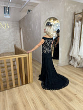 Load image into Gallery viewer, Black Lace olvis dress
