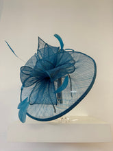 Load image into Gallery viewer, Turquoise Fascinator
