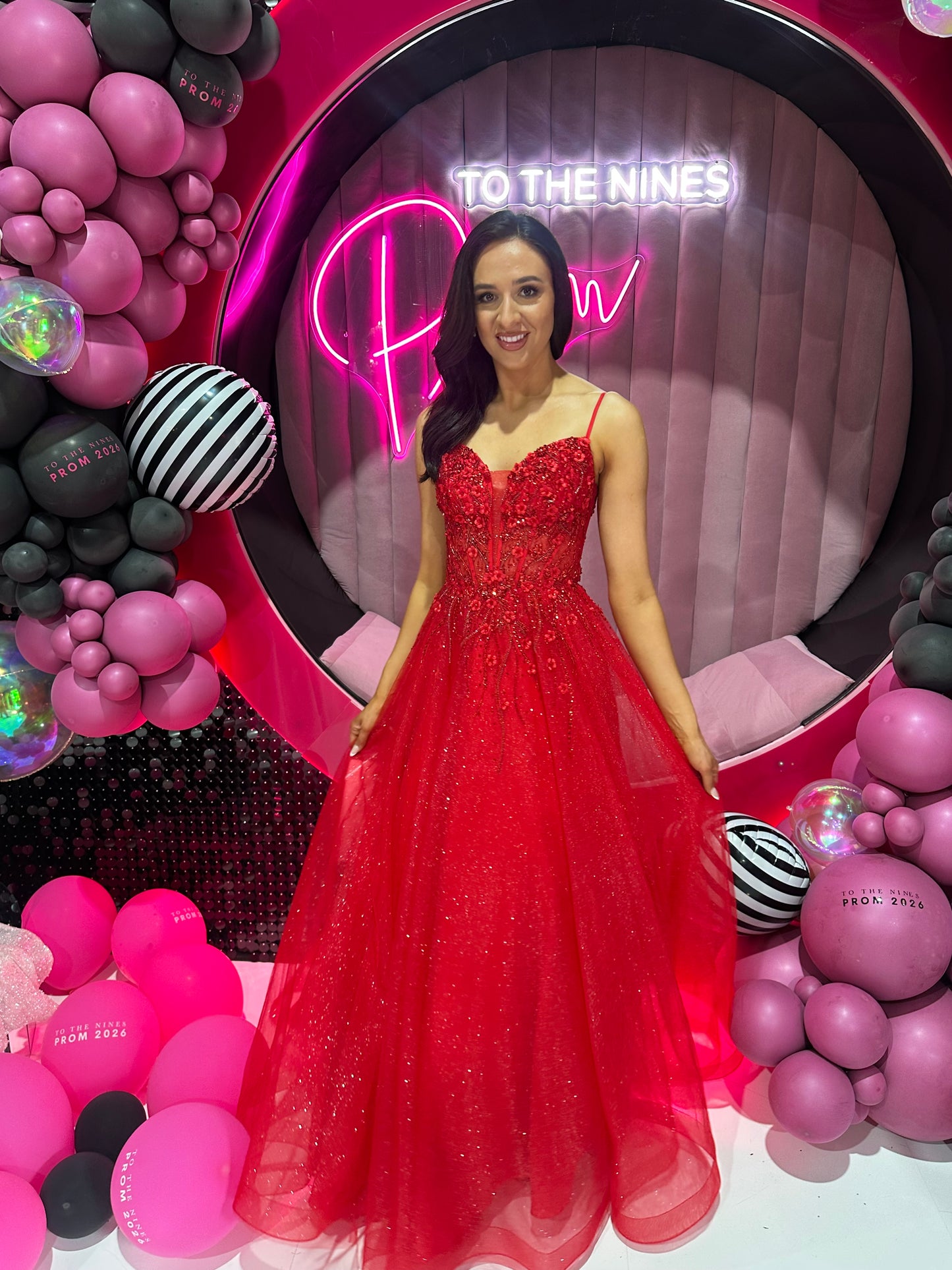 TNW653 | To the Nines