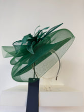 Load image into Gallery viewer, Emerald Fascinator
