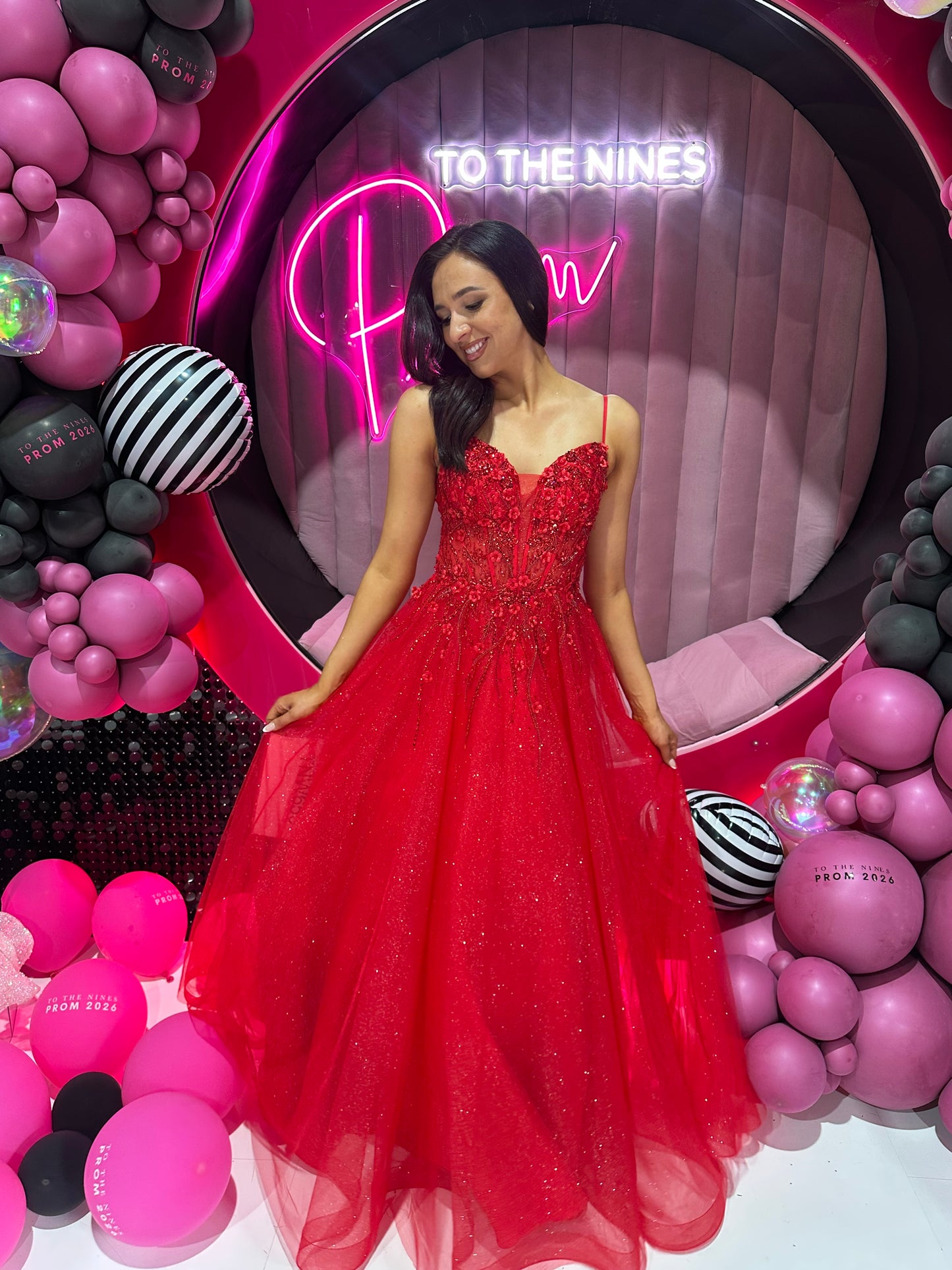 TNW653 | To the Nines