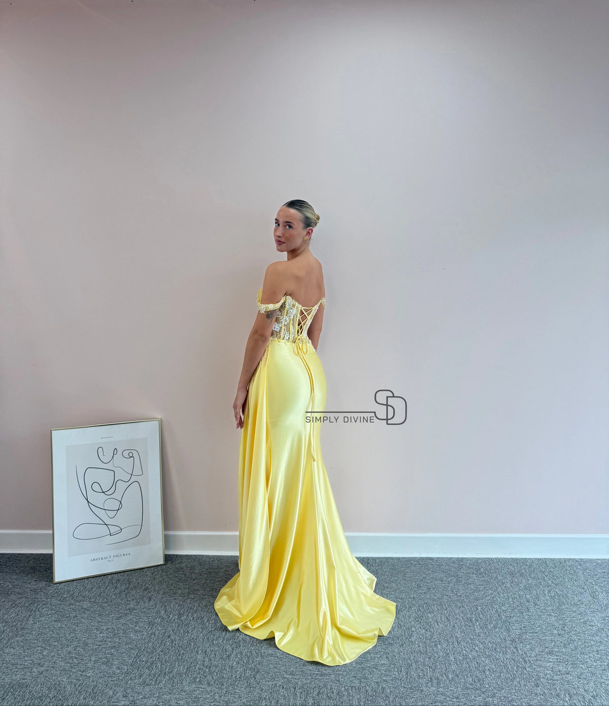 SD323 | Simply Divine