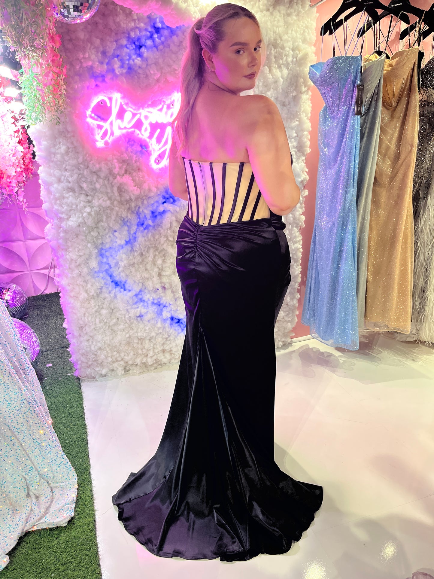 2613 | Sydney’s Closet