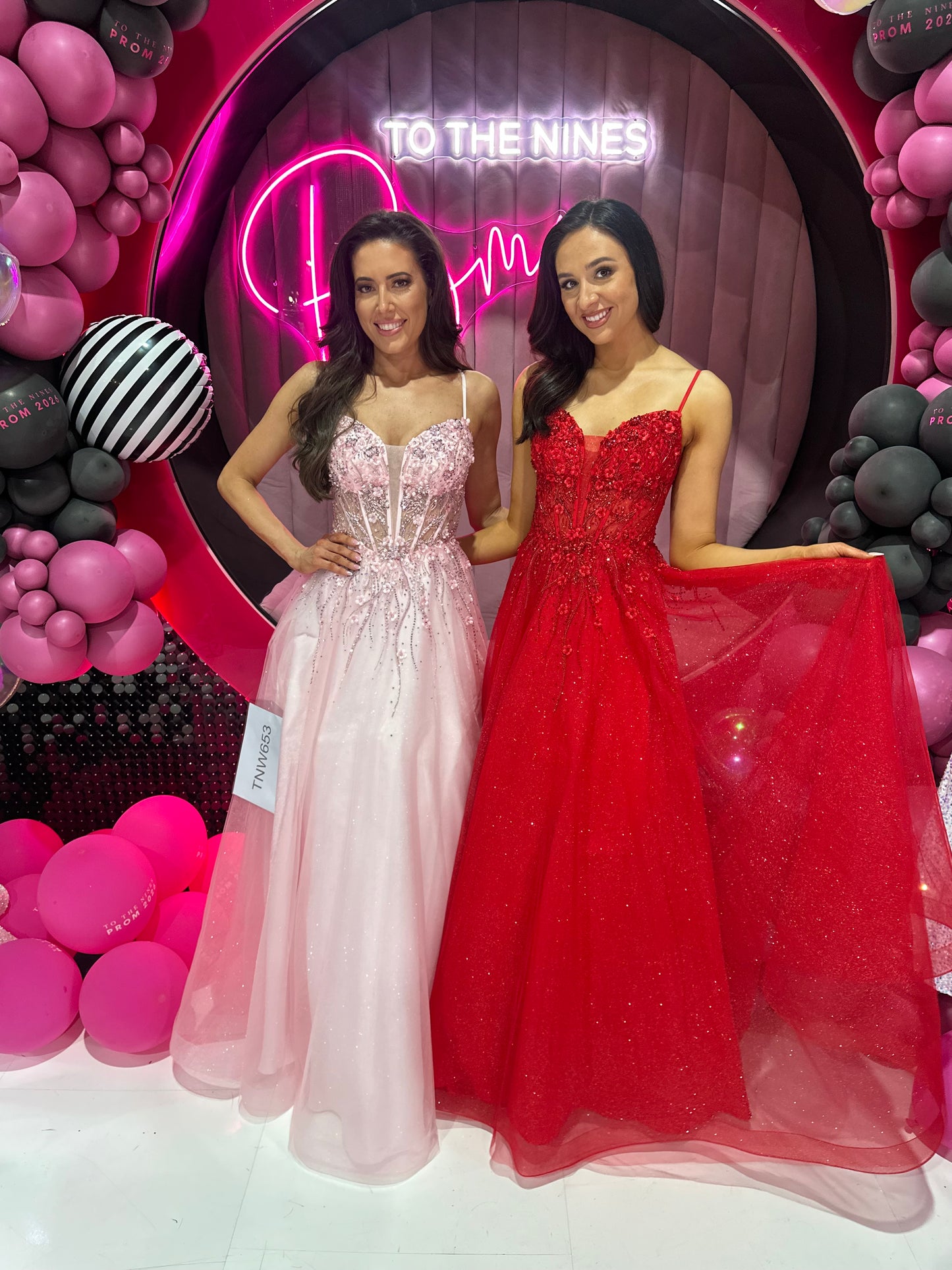 TNW653 | To the Nines