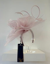 Load image into Gallery viewer, Pink Fascinator
