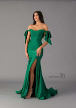 Load image into Gallery viewer, Emerald Evening Dress
