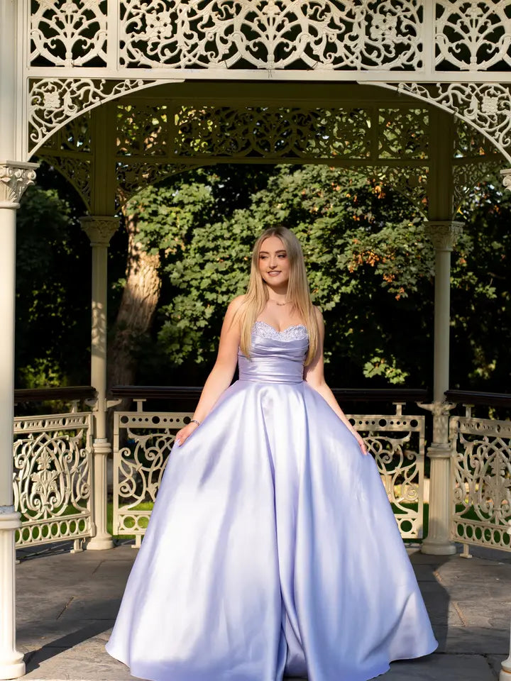 Charlotte | Nell Devlin