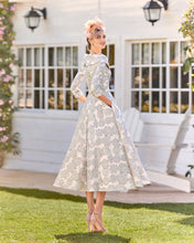 Load image into Gallery viewer, A line mother of the bride and groom outfit
