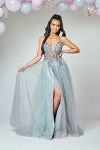 Load image into Gallery viewer, Tulle Prom Dress
