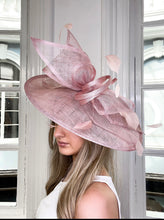 Load image into Gallery viewer, Charlotte | The Pretty Perfect Boutique
