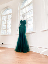 Load image into Gallery viewer, Emerald Green Mermaid Dress
