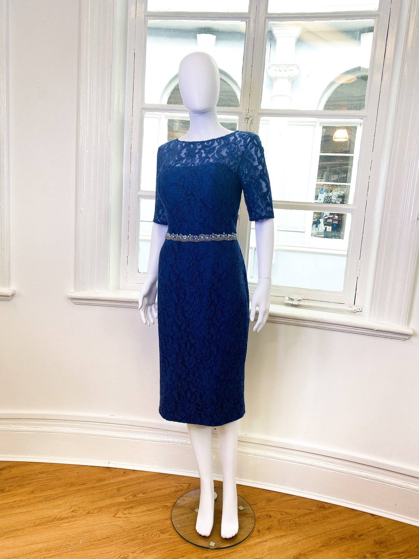 Navy fitted lace mother of the bride and groom outfit