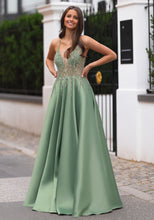 Load image into Gallery viewer, Green Prom dress

