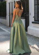 Load image into Gallery viewer, Green prom dress
